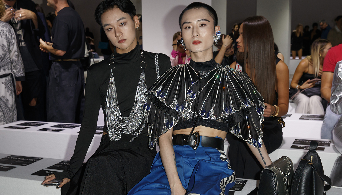 GALLERY FRONT ROW 0003 FRONT ROW AG36651