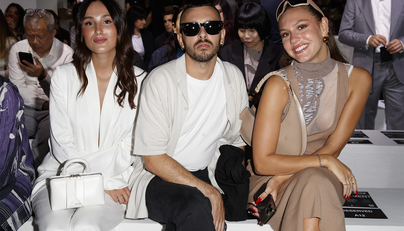 GALLERY FRONT ROW 0005 FRONT ROW AG36586