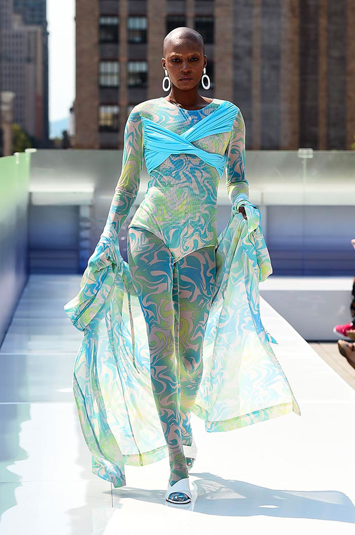 Soubi Studios participated on the Flying Soho New York Fashion Week 2021 with a Resort Collection that featured very fresh, colorful and energetic pieces
