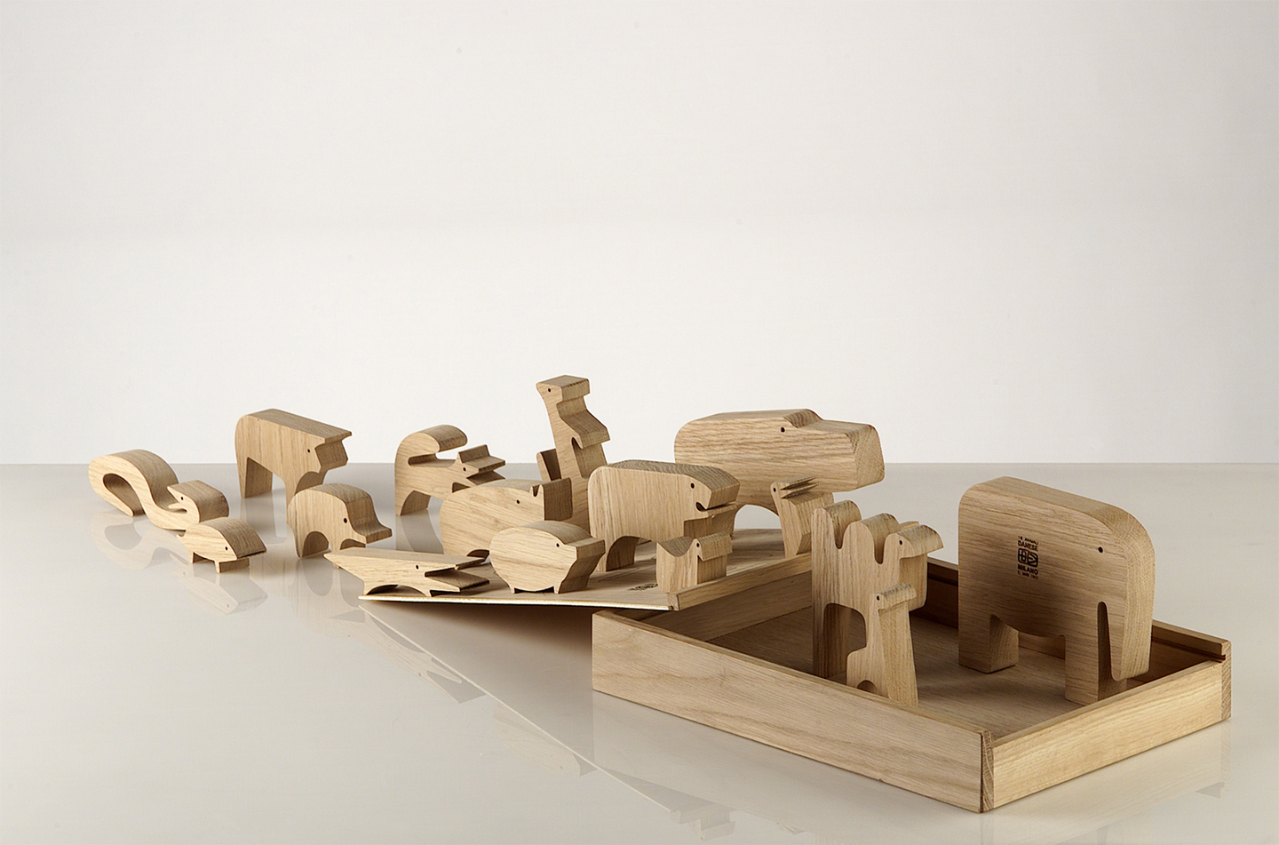 16 animals. Wood.1957. Danese Milano. Photo Federico Villa. Courtesy of the Design Museum