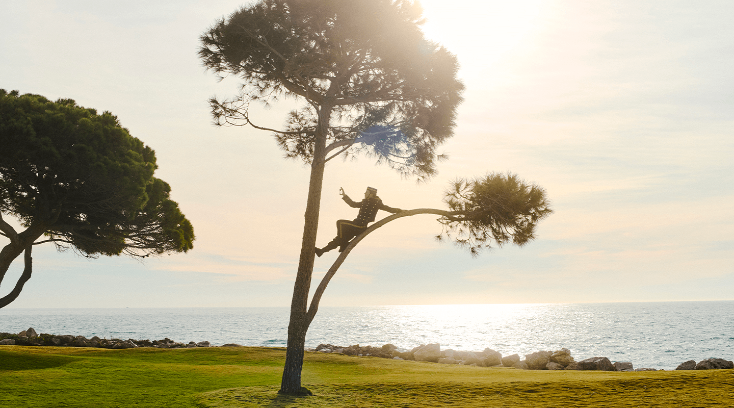 Against the Riviera horizon, Moëhr’s world evokes travel, memory and nineteenth-century elegance, echoed in its carefully crafted bottle design. Courtesy press office.