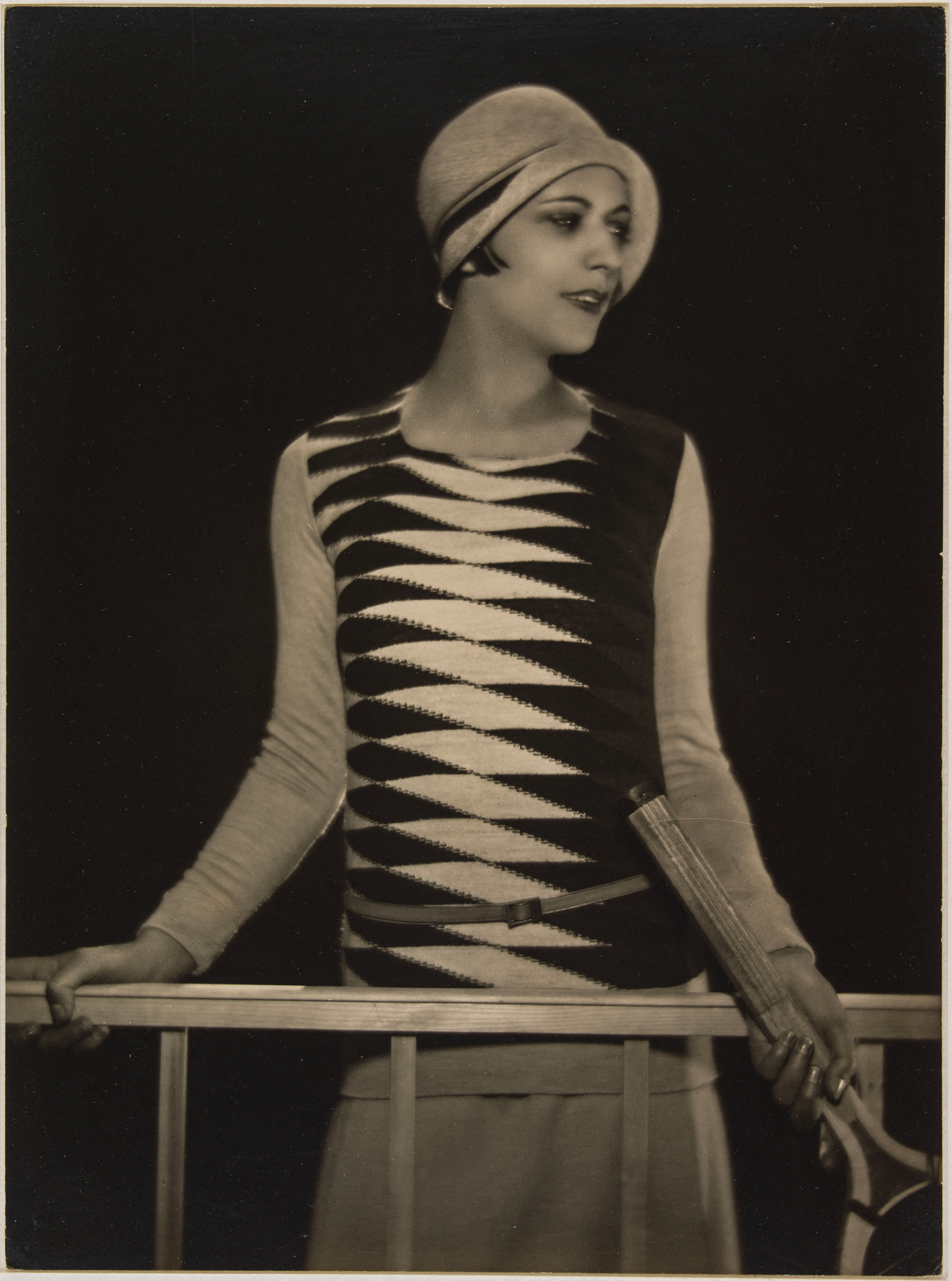 Lucien Lelong costume for tennis, photo by Egidio Scaioni, circa 1925 © Egidio Scaioni, Palais Galliera / Paris Musées