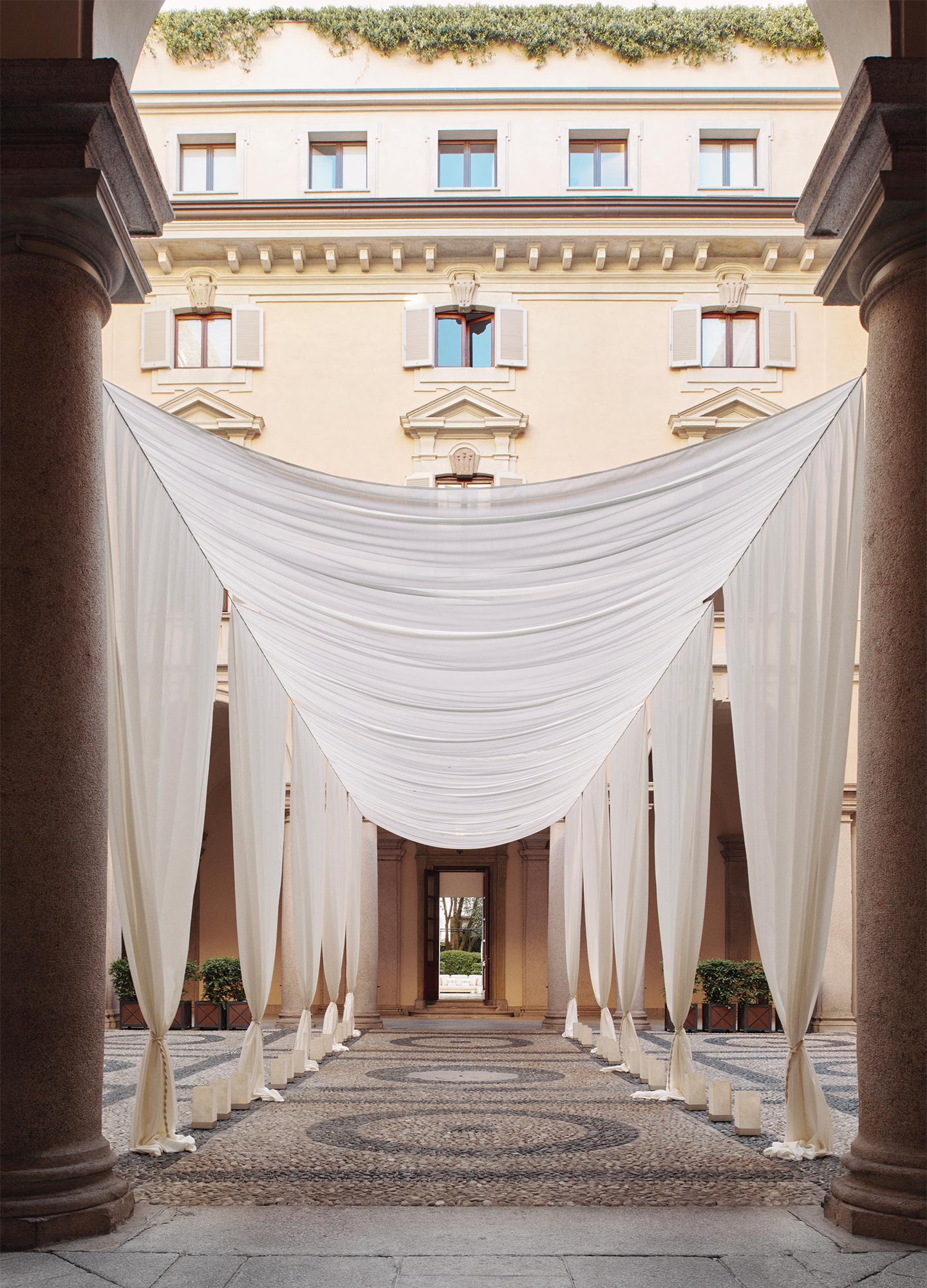 Giorgio Armani opened the doors of Palazzo Orsini for the Salone del Mobile 2023 to present the latest Armani/Casa collection. © Photography by Federica Bottoli, courtesy of Giorgio Armani