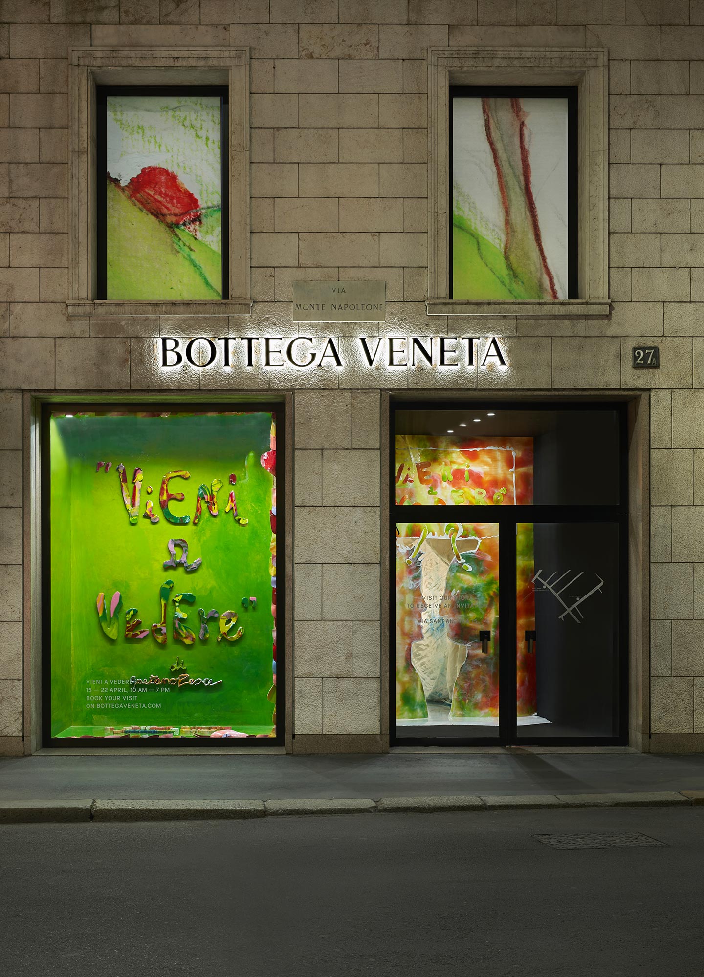 Gaetano Pesce created an immersive installation, Vieni a Vedere, in the Bottega Veneta Montenapoleone boutique, using resin and fabric. © Bottega Veneta