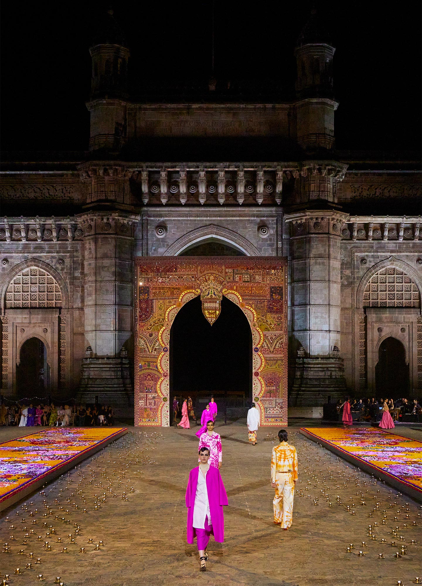 The finale of the Dior Fall 2023 show held at the Gateway of India in Mumbai © Dior
