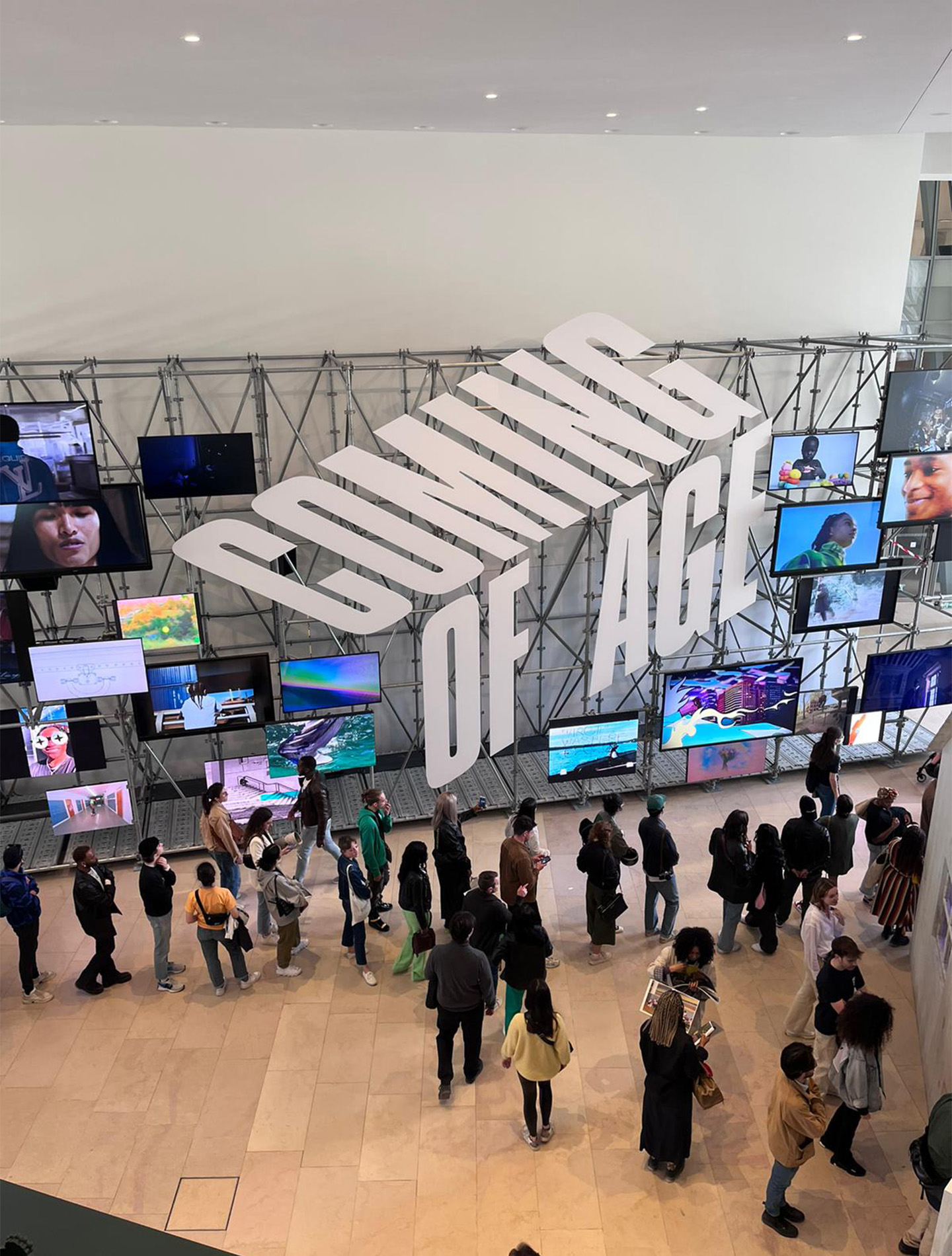 “Coming of age”, the exhibition in memory of Virgil Abloh at the Louis Vuitton Foundation