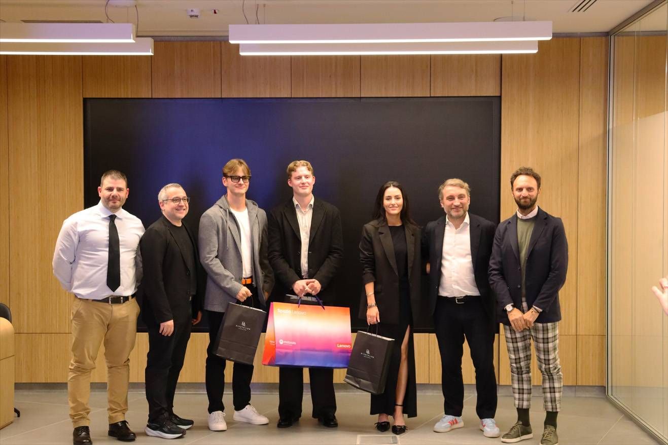 LENOVO GROUP PHOTO