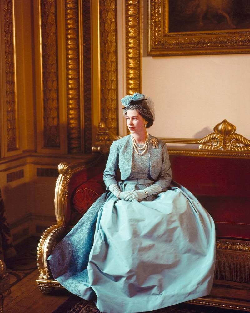 maze35 inside queen elizabeth her life in style 1