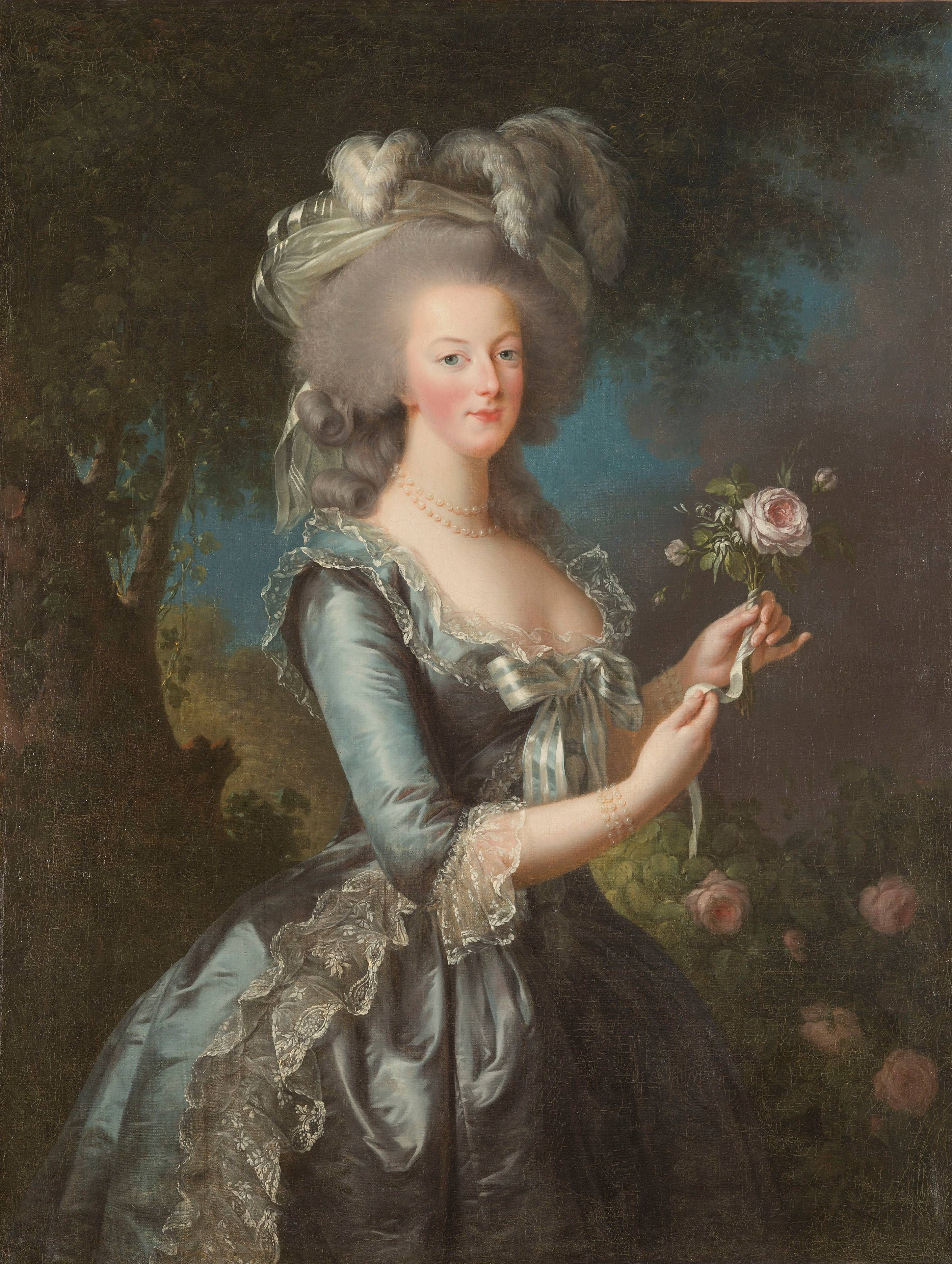 Portrait de Marie-Antoinette à la rose, Élisabeth-Louise Vigée Le Brun © Château de Versailles, Dist. Grand Palais RMN / Christophe Fouin. Courtesy Victoria and Albert Museum, London.