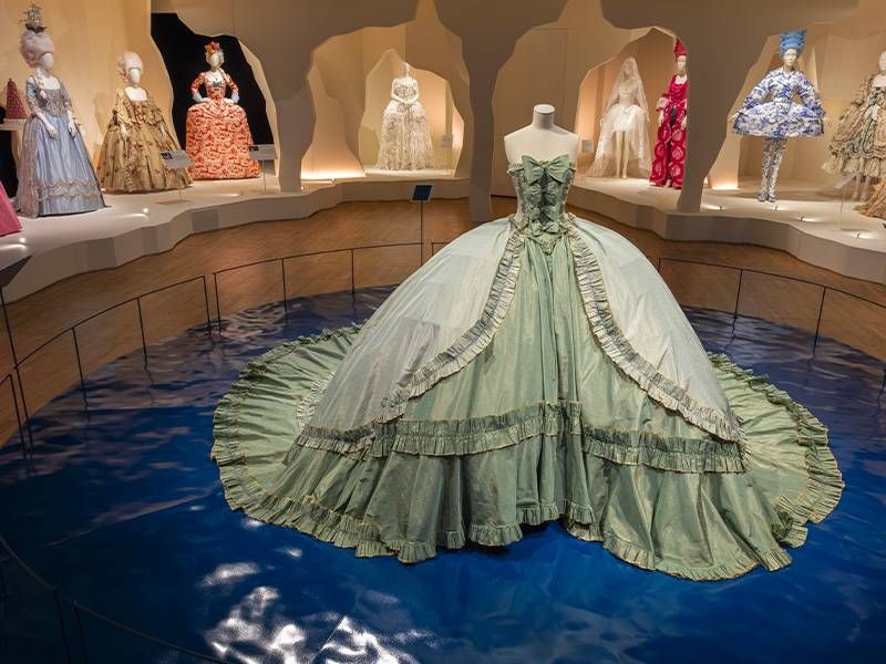 why marie antoinette keeps reappearing in fashion 2